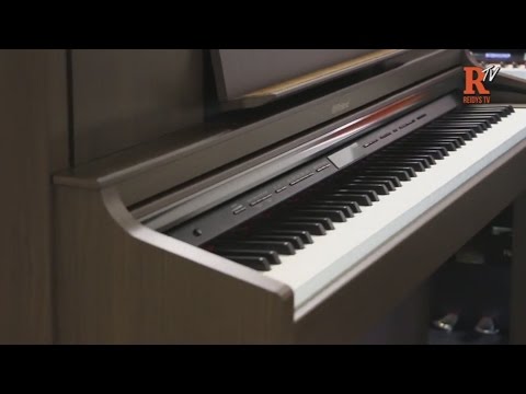 Roland LX-7 Digital Piano