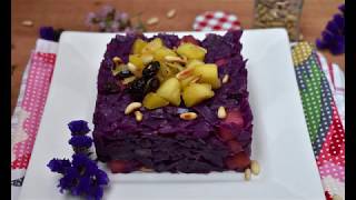 Lombarda con manzana, pasas y piñones