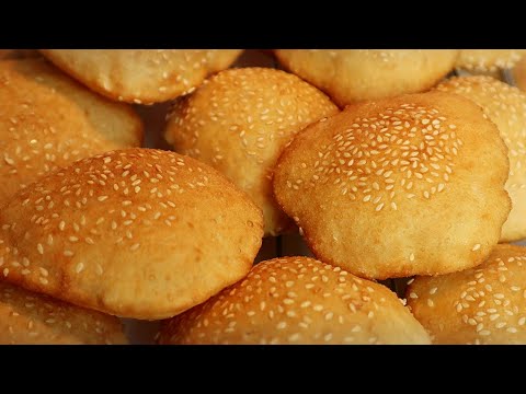 Vietnamese Hollow Donuts (BánhTiêu)