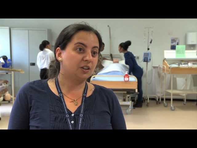Video Pronunciation of havering in English