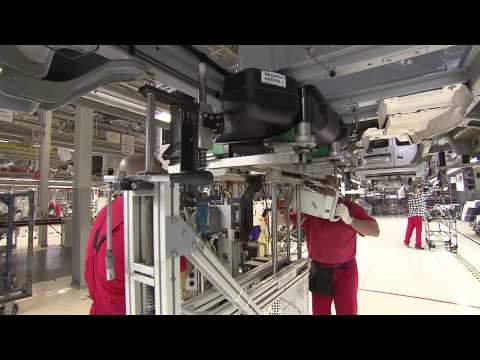 Volkswagen Caddy Production | AutoMotoTV