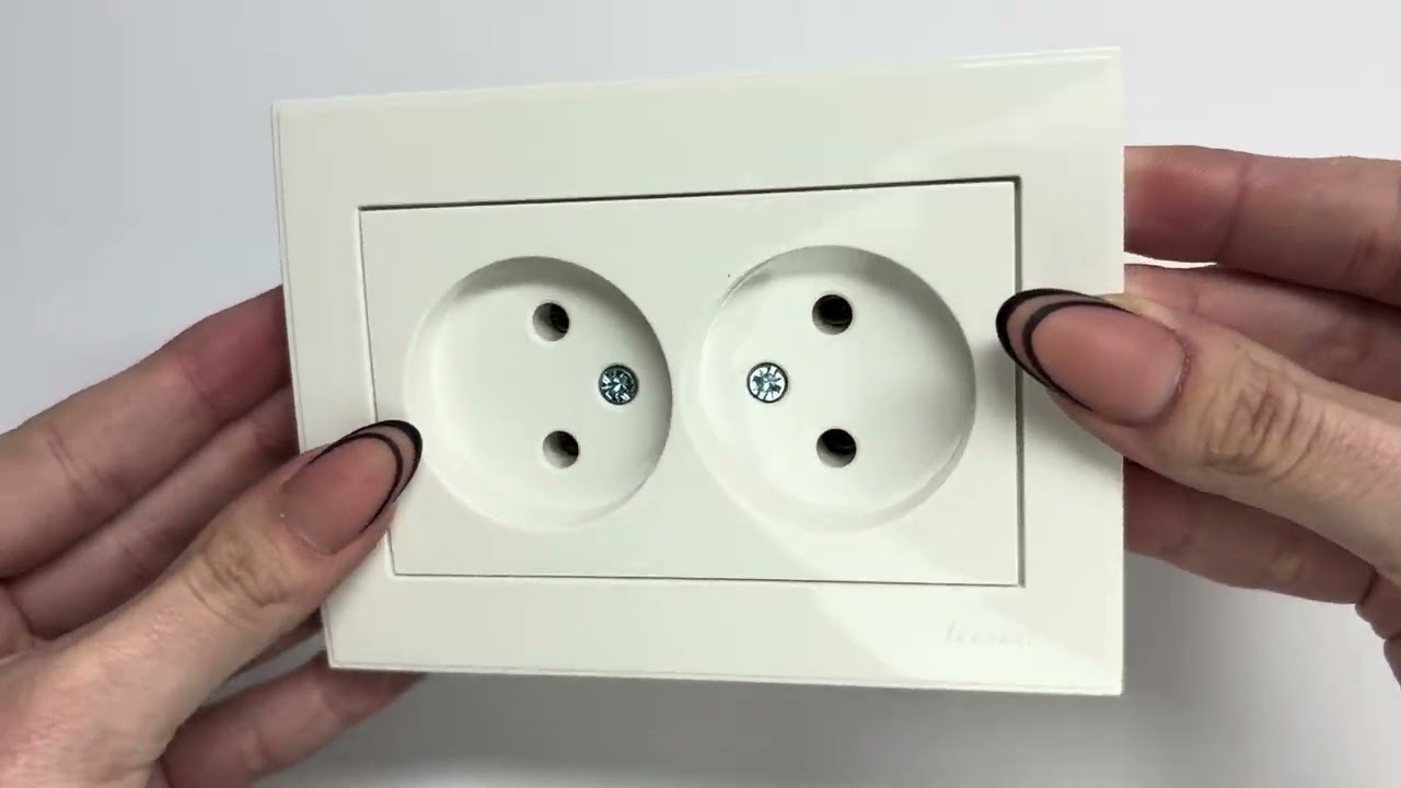 Розетка двомісна б/з LEZARD Rain біла 703-0202-128B