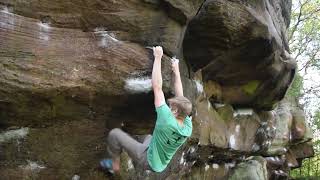 Video thumbnail of Fingers, 7A+ (sit). Churnet
