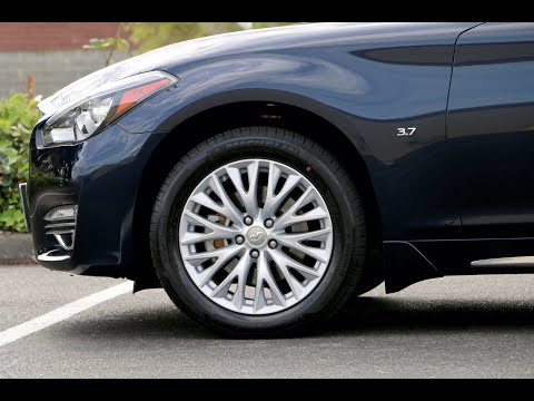 This 2016 INFINITI Q70L 3.7X only has 14k miles!!