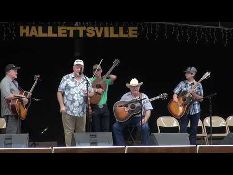 Wes Westmoreland III plays for the audience - 2019 Texas State Championships Fiddler's Frolics