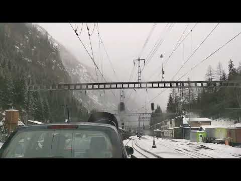 Tunnelausfahrt Bahnverlad Lötschberg Kandersteg Goppenstein BLS #Wallis #Valais #Schweiz