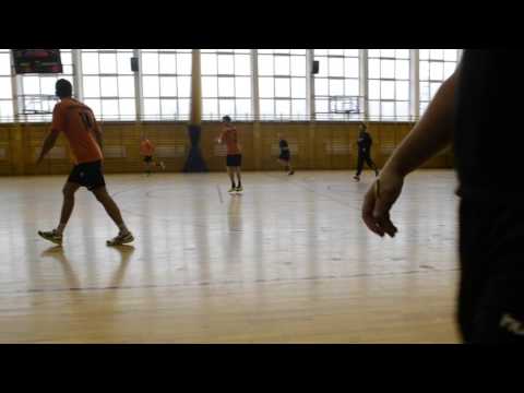 Skuteczna obrona i precyzyjny rzut w meczu SPR Orzeł Przeworsk - Azoty II Puławy