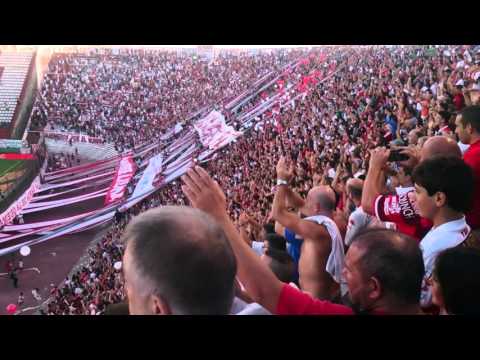 "Recibimiento al Globo contra San Lorenzo" Barra: La Banda de la Quema &bull; Club: Huracán