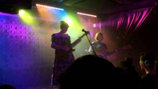 Girlpool - Pretty (Live @ Baby's All Right 07-29-15)