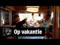 Het berengezin mag weer op vakantie! | Man bijt hond XL