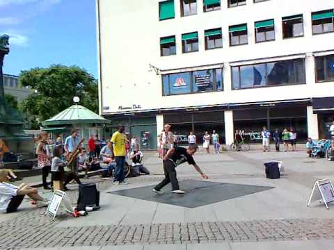 nattstad.se/svampeehn - Den dansande orkestern (del 3)