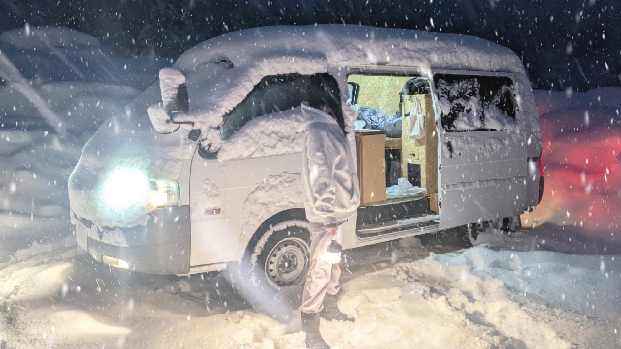 【天候急変】ドカ雪福島車中泊。積雪20cmホワイトアウトの雪山。