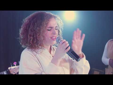 DAPHNE RICHARDSON -  My Heart Your Throne [Official VIDEO]