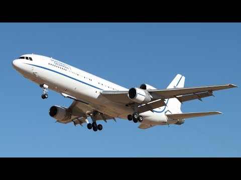 Lockheed L-1011 Tristar @ Mojave Airport (N140SC, Stargazer)