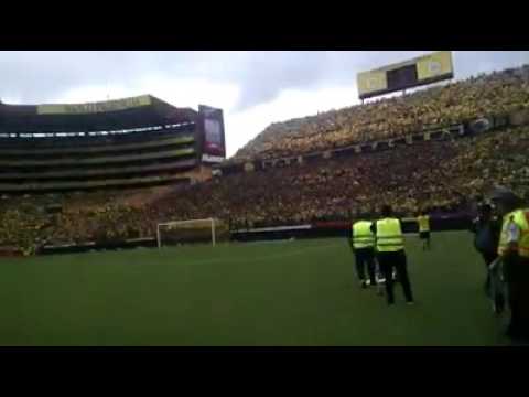 "Fiesta y violación en el monumental - Barcelona (5) vs Ligay (0)" Barra: Sur Oscura • Club: Barcelona Sporting Club