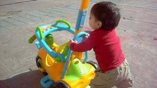 Corriendo por la calle con mi correpasillos