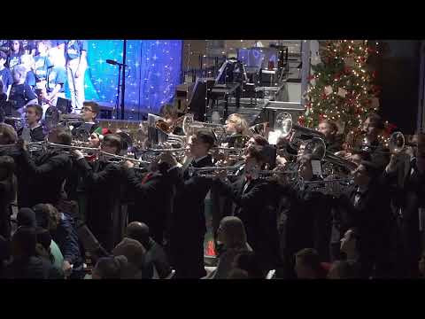 27 We need a little Christmas   Band Parade Setup