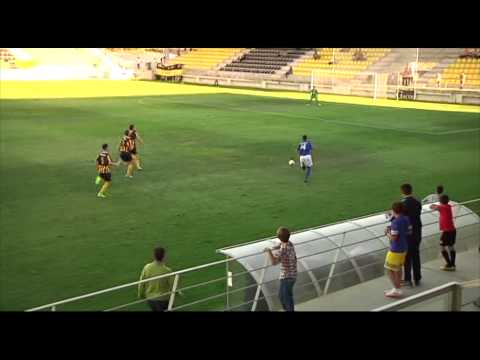 Silbato interrumpe jugada clara de gol de Abengozar