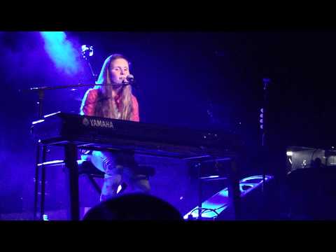 Anne Keizer - Out here on my own