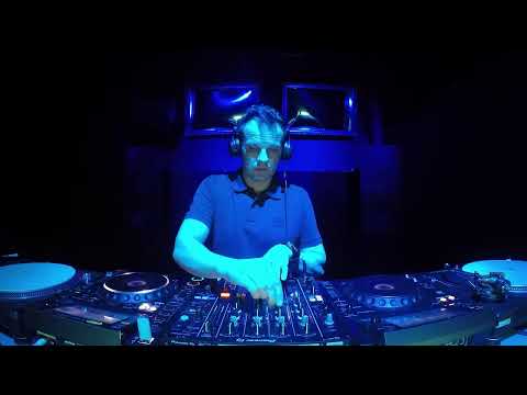 The Blue Oyster: Gregorythmic / 02.09 / 18 - 19