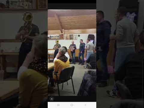 Ansambel Jarica in Marinka Fridrih- Na Roblek (Avsenik)