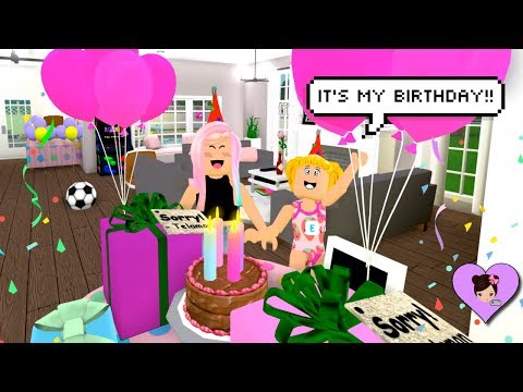 Birthday Party in Roblox ! Bloxburg Party For Goldie - Titi Games