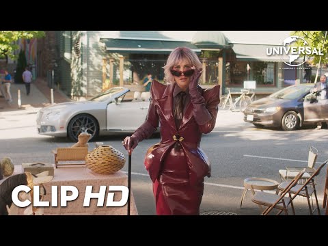 Clip en español - Vera descubre la casa de muñecas