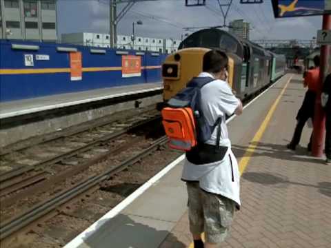 37087 passes stratford with MK3 TSO