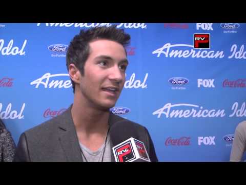 He's so jolly @paulai12 at @americanidol press tent with @christrondsen