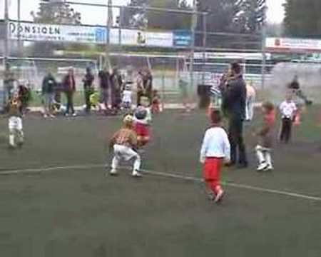 Voetbaltoernooi Alphense Boys 7-6-08: DSO MF2 - Docos