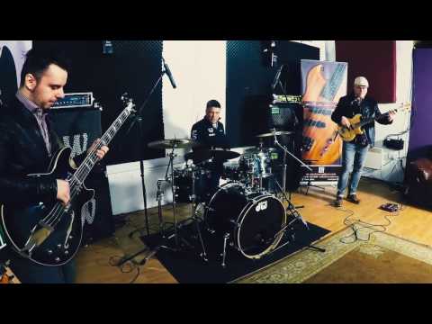 download lagu mp3 mp4 Two Bass, download lagu Two Bass gratis, unduh video klip Download Two Bass Mp3 dan Mp4 320kbps Gratis