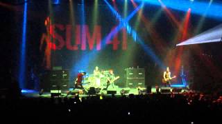 Sum41 - Over My Head &amp; We Will Rock You (Queen cover) Live @ The Corral Dead Silence Tour