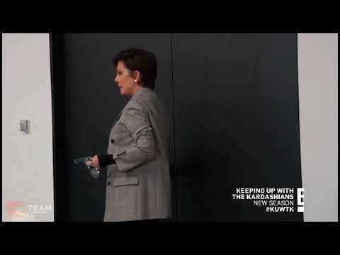 Kylie Jenner big booty in black leggins