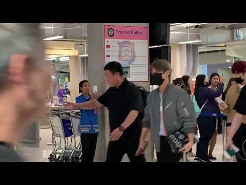 181112 Wannaone arrived Bkk (#2)