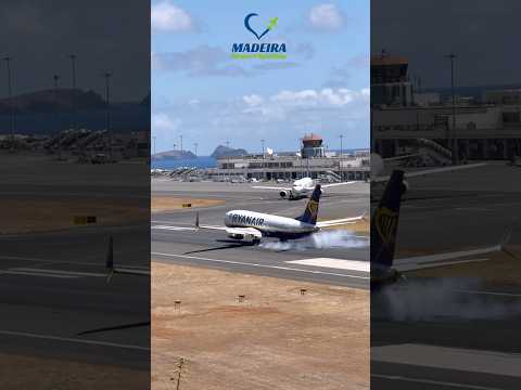 Ryanair landing at Madeira Airport