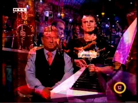 Esti Showder Albertirsa - Himnusz / Induló (2011.04 07)