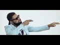Ferre Gola chante en anglais Corona viru