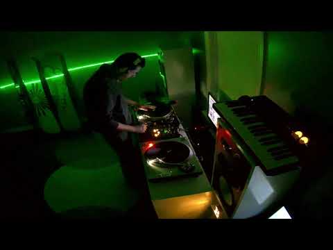 Beatport's Top 25 New Funky/Groove/Jackin' House Tracks (1st Week of Jan\2021)