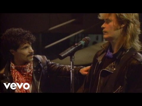 Daryl Hall & John Oates - Some Things Are Better Left Unsaid (Official Video)