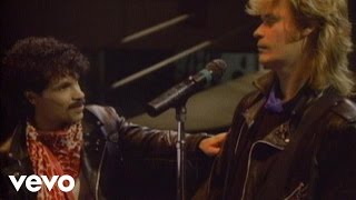 Daryl Hall &amp; John Oates - Some Things Are Better Left Unsaid (Official Video)