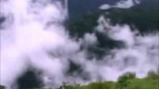 In Hawaon Mein In Fizaon Mein - Gumrah - YouTube