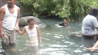 preview picture of video 'swimming sa ilog part 2/5'
