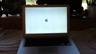 MacBook Air booting