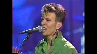 David Bowie – Fashion (Live GQ Awards 1997)
