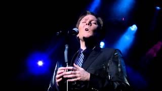 Clay Aiken Sings O Holy Night in Milwaukee, during his Joyful News tour