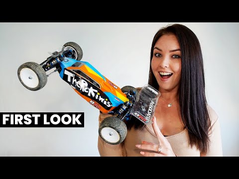 Team Associated B6.2D 1/10 2WD Buggy - (Overview and First Run at the Track)