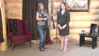 What Color Shoes Should I Wear With a Brown Dress