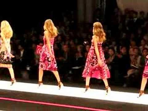 Paris Fashion Show Deux