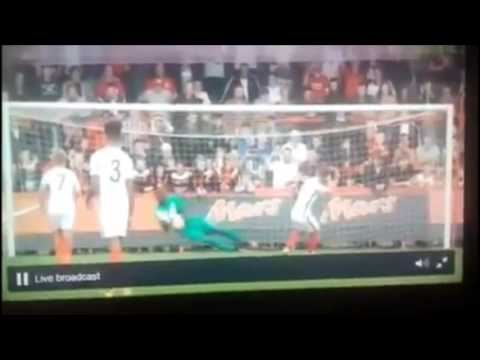 Pênalti defendido por Caíque no jogo entre Brasil x Inglaterra