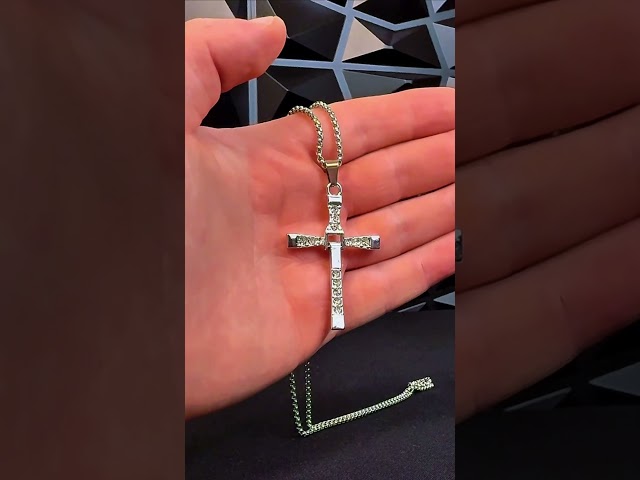 Vídeo relacionado con FLHEART Collar Hombre Colgantes Cruz - Collar con Amuleto para Pascua, Acero Inoxidable Colgante Cruz Cadena para Hombres Regalos de Semana Santa, Plata Colgantes Cruz